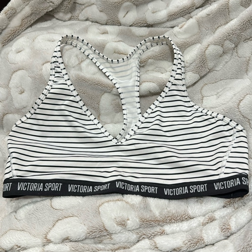 New Victoria’s Secret Sport Bra size Large